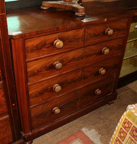 Victorian mahogany chest of drawers